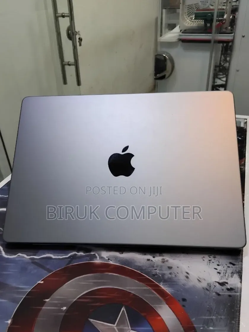 New Laptop Apple MacBook Pro 2021 M1 32GB Apple M1 Pro SSD 512GB