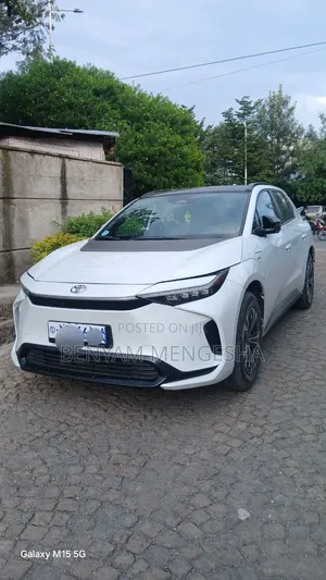 Toyota bZ4X 2025 White