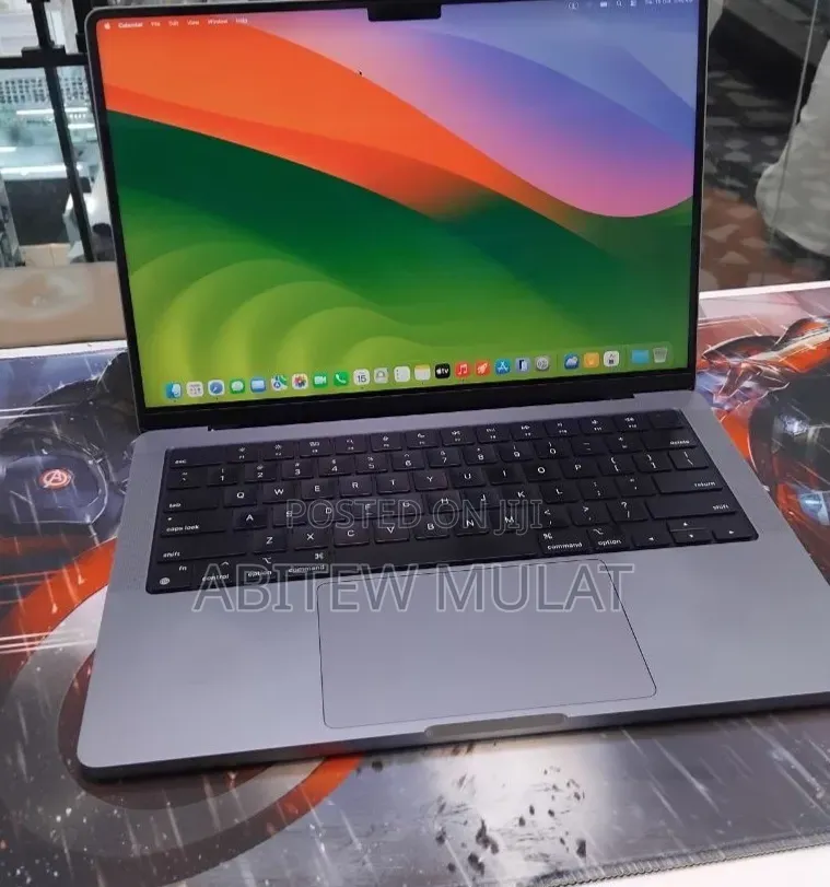 New Laptop Apple MacBook Pro 2021 M1 32GB Apple M1 Pro SSD 512GB