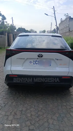 Toyota bZ4X 2025 White