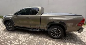 Toyota Hilux 2021 Gray