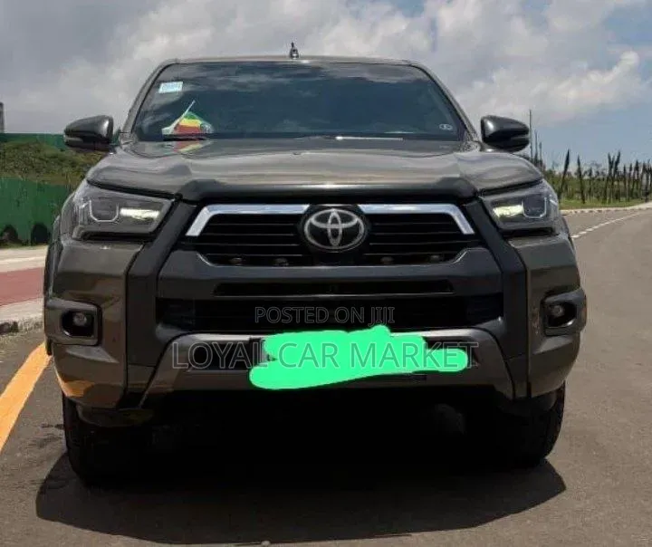 Toyota Hilux 2021 Gray