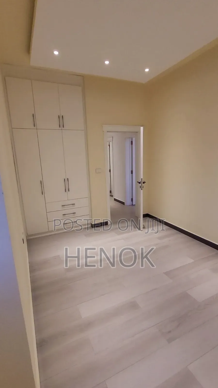 3bdrm Apartment in Mulu Building, Arada for rent