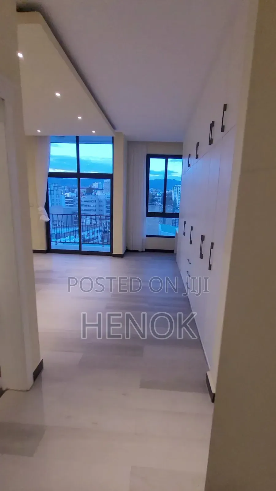 3bdrm Apartment in Mulu Building, Arada for rent