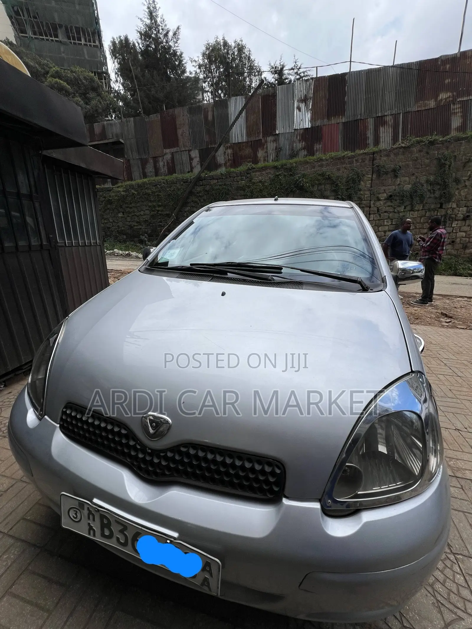 Toyota Vitz 2002 Silver