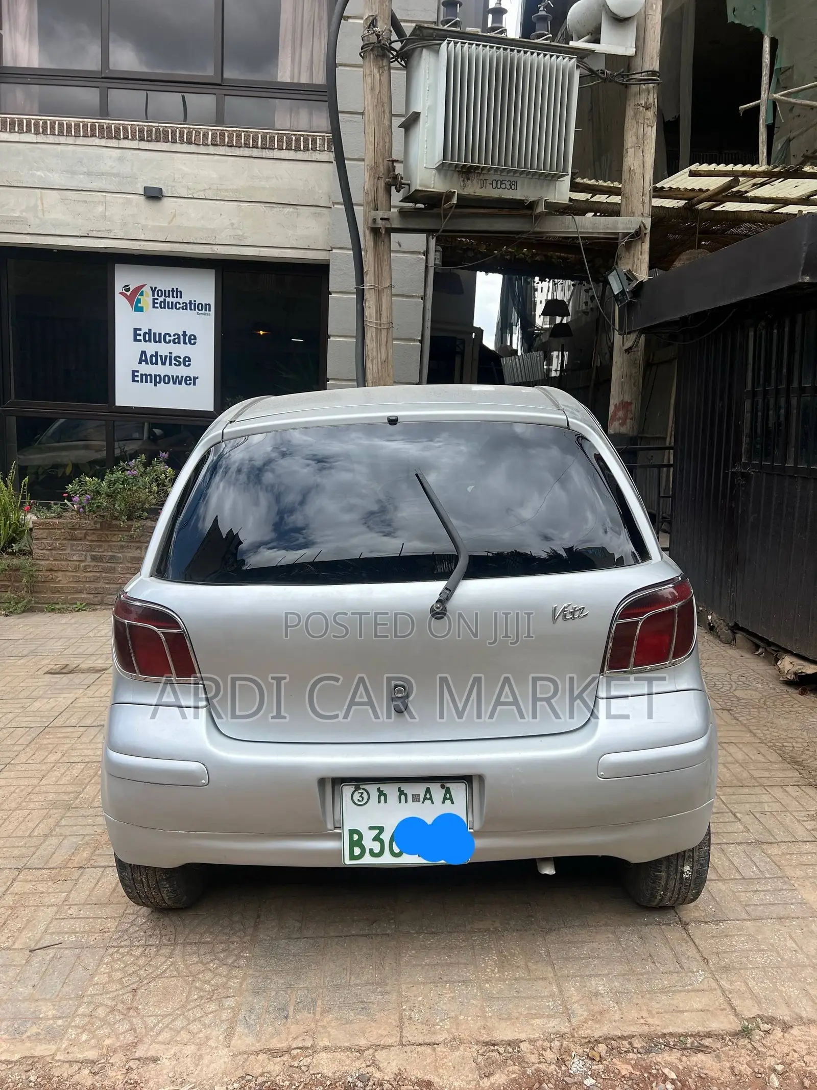 Toyota Vitz 2002 Silver