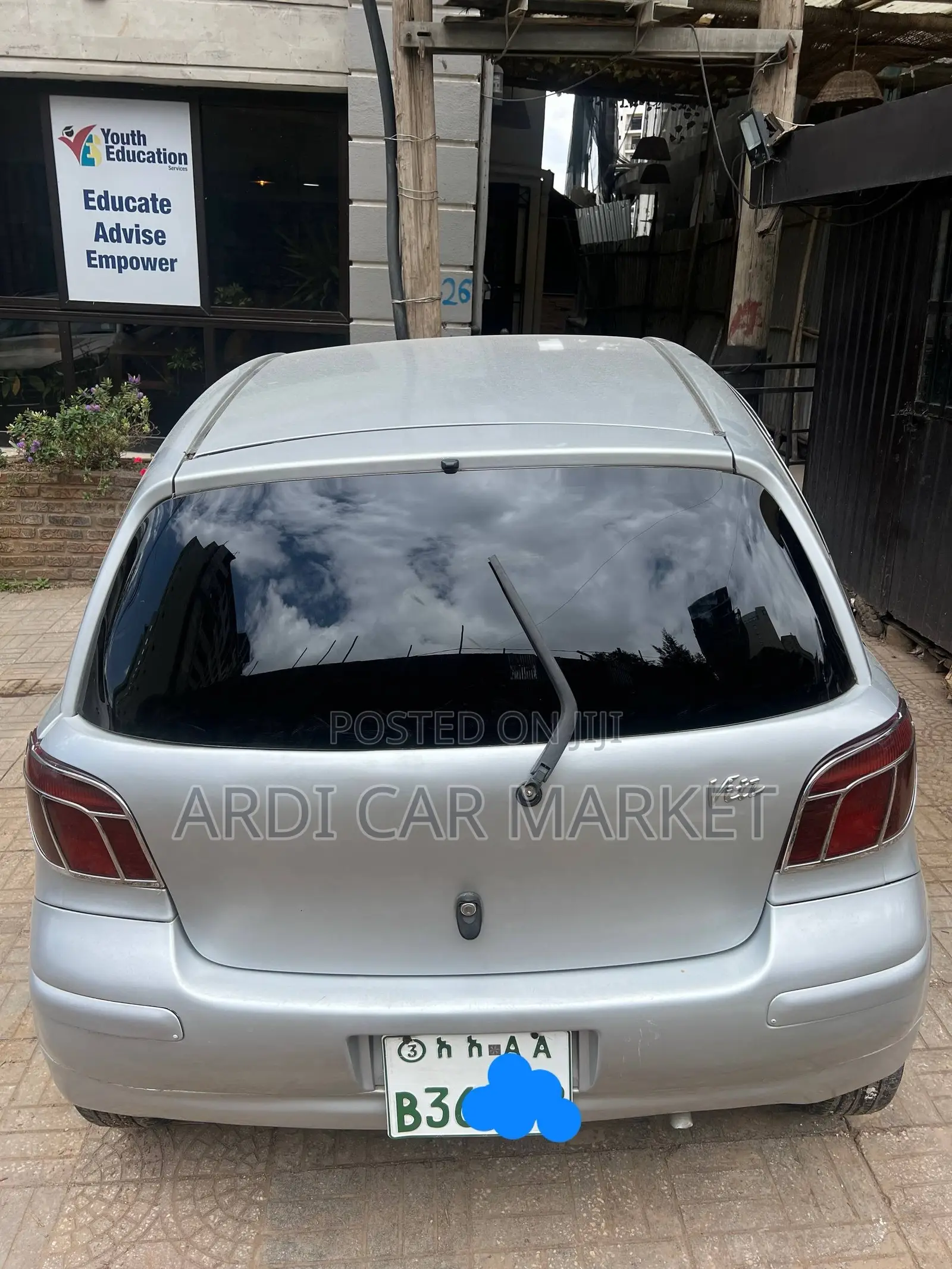 Toyota Vitz 2002 Silver