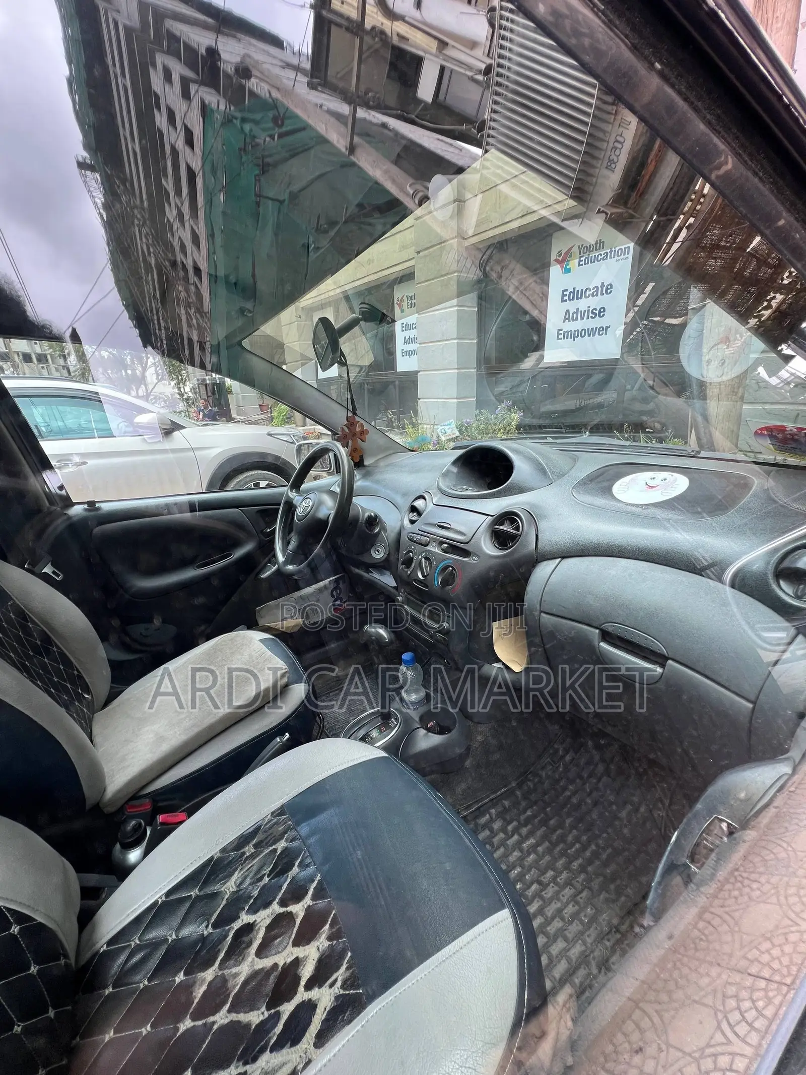 Toyota Vitz 2002 Silver