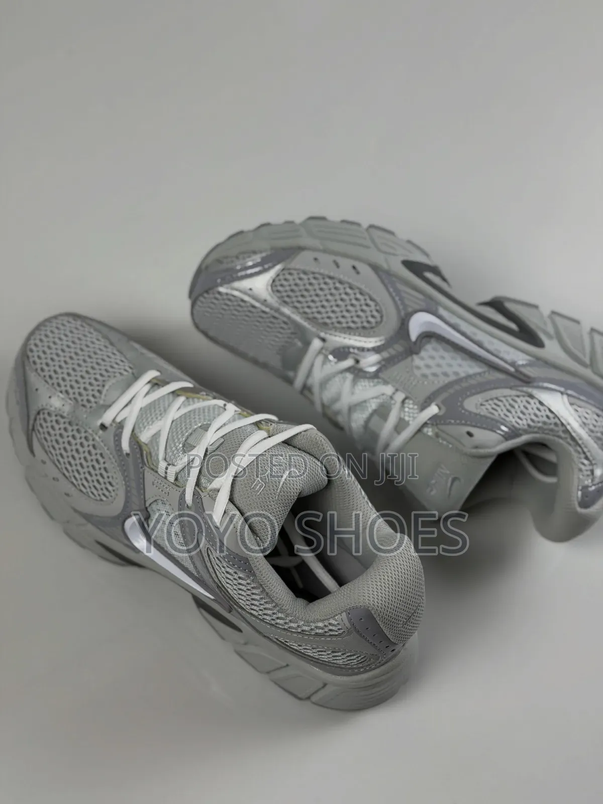 Nike V5 RNR Silver/Grey Unisex Fashion Sneaker Shoe