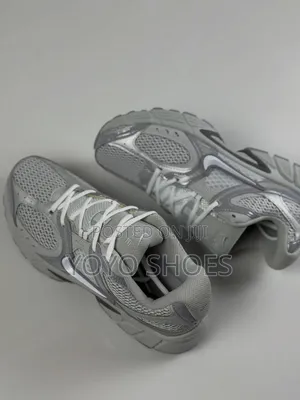 Nike V5 RNR Silver/Grey Unisex Fashion Sneaker Shoe