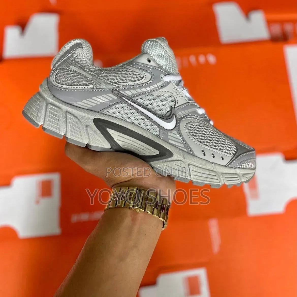 Nike V5 RNR Silver/Grey Unisex Fashion Sneaker Shoe