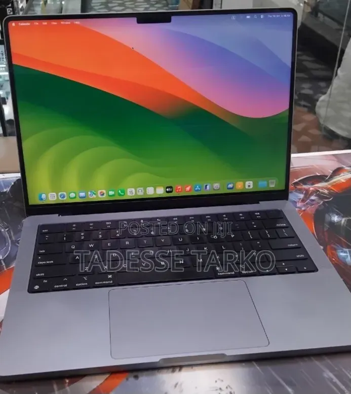 New Laptop Apple MacBook Pro 2021 M1 32GB Apple M1 Pro SSD 512GB