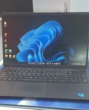 New Laptop Dell Inspiron 15 3520 8GB Intel Core i3 SSD 512GB