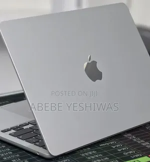 New Laptop Apple MacBook Pro 2025 M5 16GB Apple M5 SSD 512GB