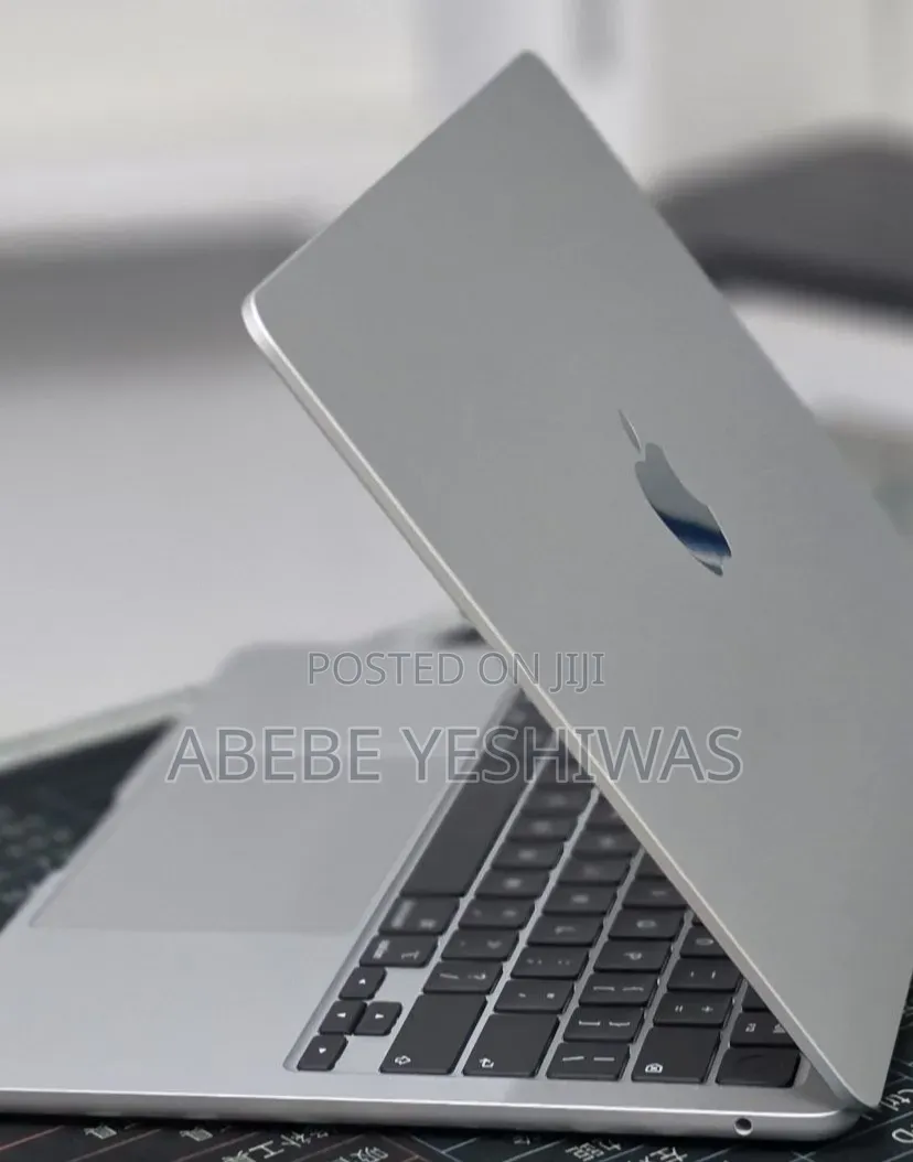New Laptop Apple MacBook Pro 2025 M5 16GB Apple M5 SSD 512GB