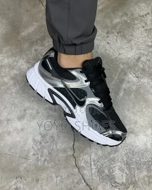 Nike V5 RNR Black/Silver/Grey/White Unisex Fashion Sneaker Shoe