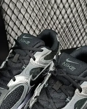 Nike V5 RNR Black/Silver/Grey/White Unisex Fashion Sneaker Shoe
