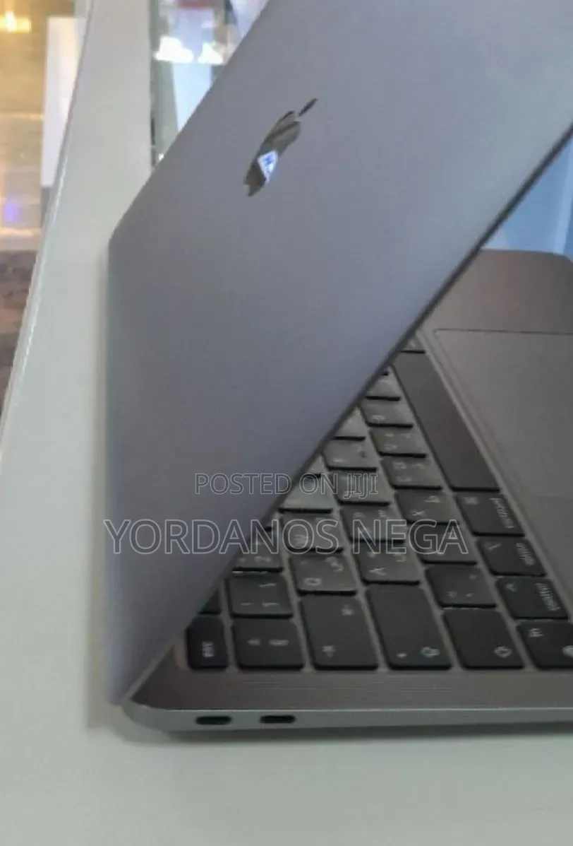 New Laptop Apple MacBook Air 2020 M1 8GB Apple M1 SSD 256GB
