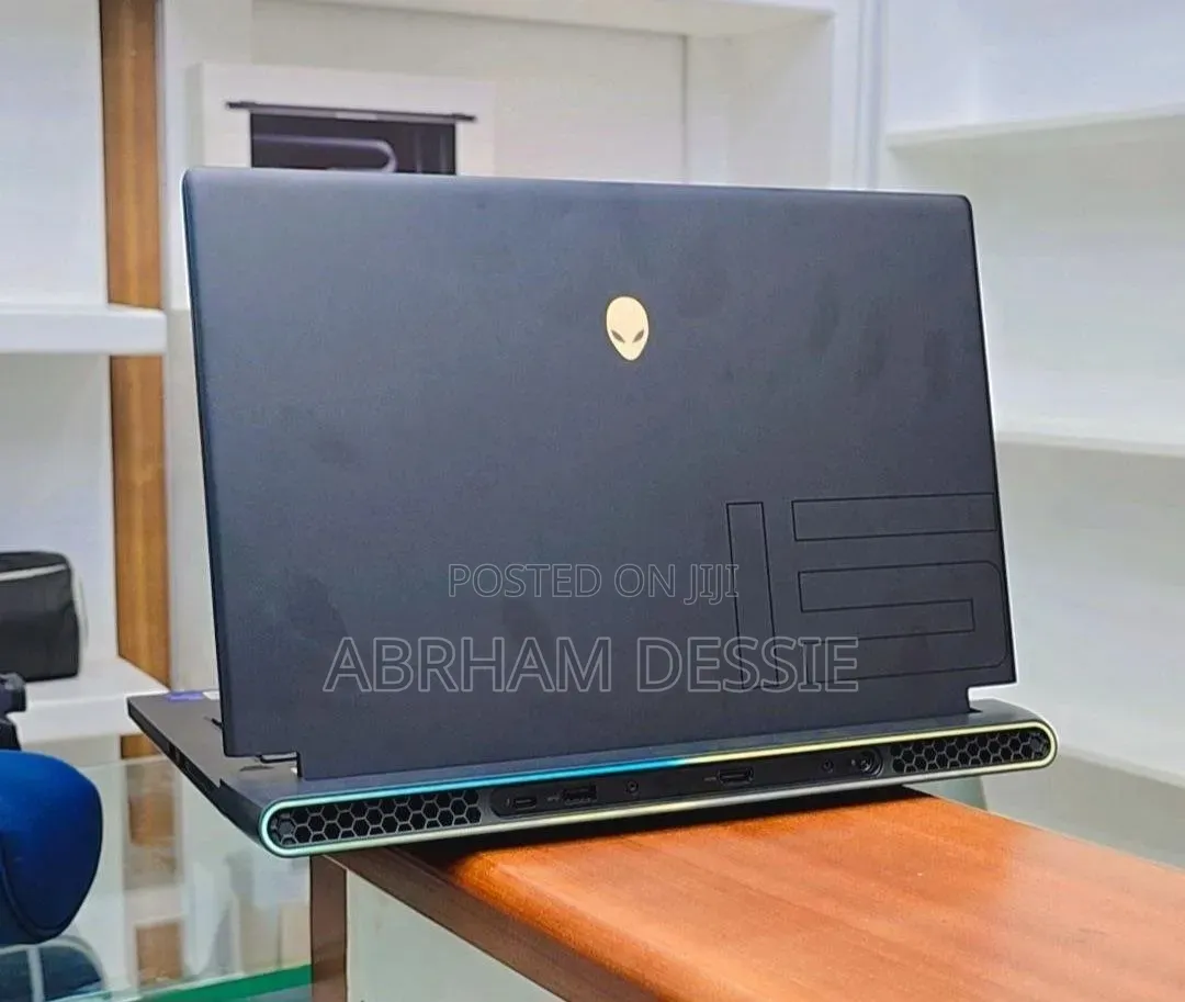 New Laptop Alienware 16GB Intel Core i7 SSD 512GB