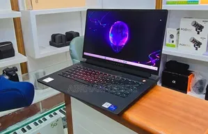 New Laptop Alienware 16GB Intel Core i7 SSD 512GB