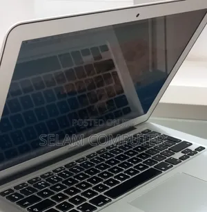 New Laptop Apple MacBook Pro 2017 8GB Intel Core i5 SSD 128GB