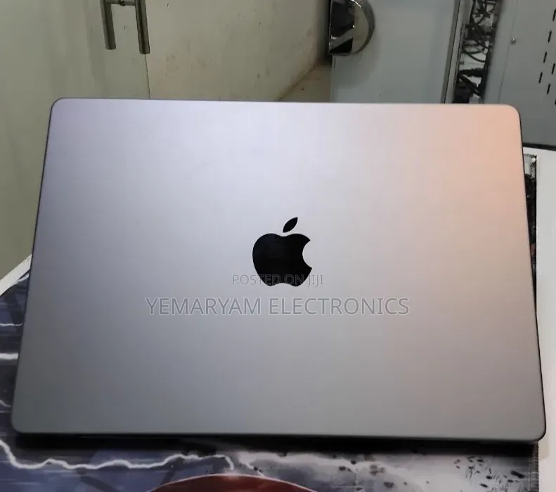 New Laptop Apple MacBook Pro 2021 M1 32GB Apple M1 Pro SSD 512GB