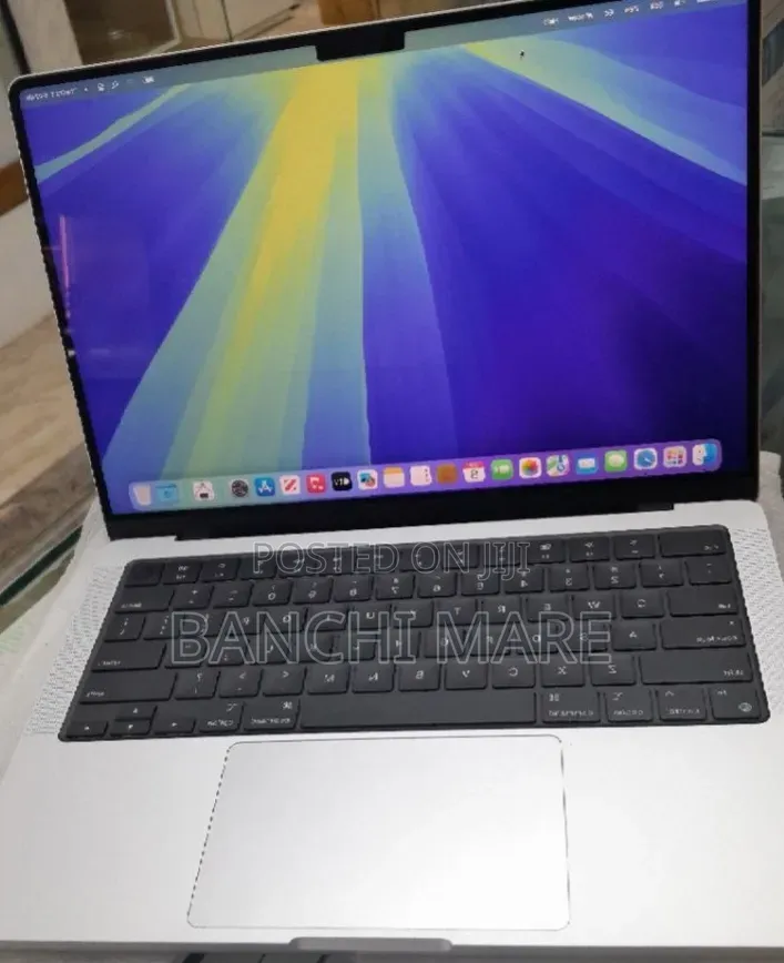 New Laptop Apple MacBook Pro 2024 M4 24GB Apple M4 SSD 512GB