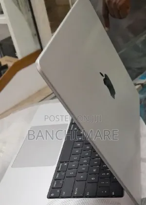 New Laptop Apple MacBook Pro 2024 M4 24GB Apple M4 SSD 512GB