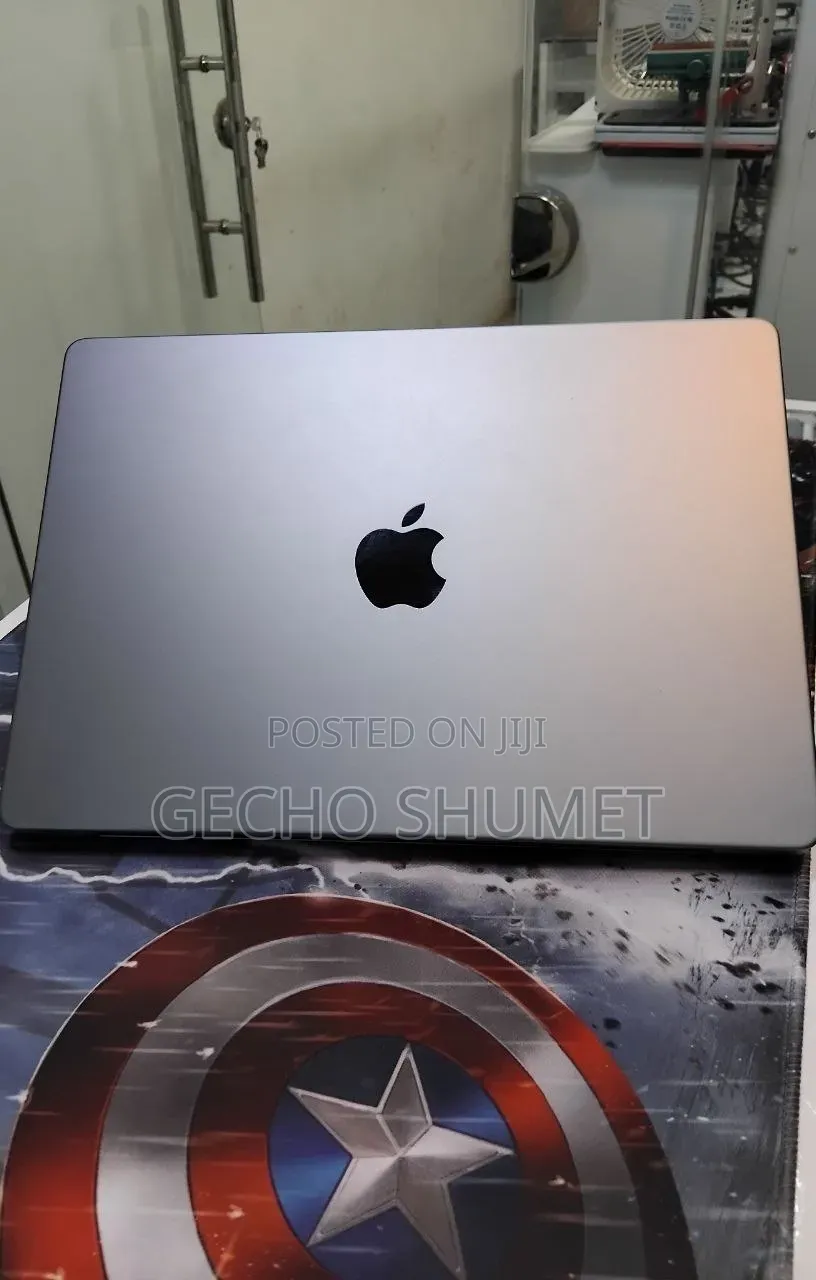 New Laptop Apple MacBook Pro 2021 M1 32GB Apple M1 Pro SSD 512GB