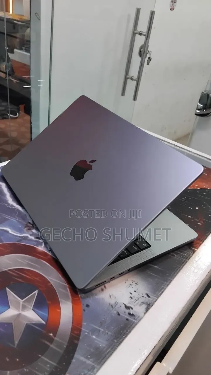New Laptop Apple MacBook Pro 2021 M1 32GB Apple M1 Pro SSD 512GB