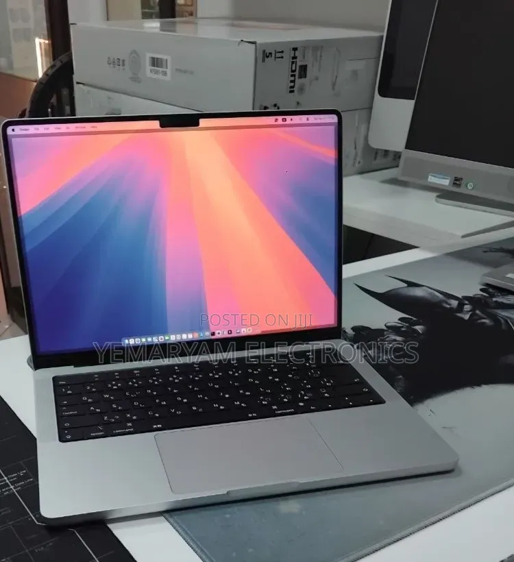 New Laptop Apple MacBook Pro 2024 M4 16GB Apple M4 SSD 512GB