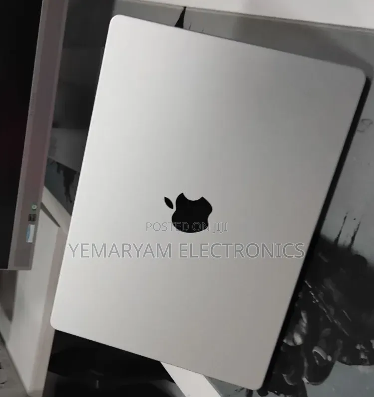 New Laptop Apple MacBook Pro 2024 M4 16GB Apple M4 SSD 512GB