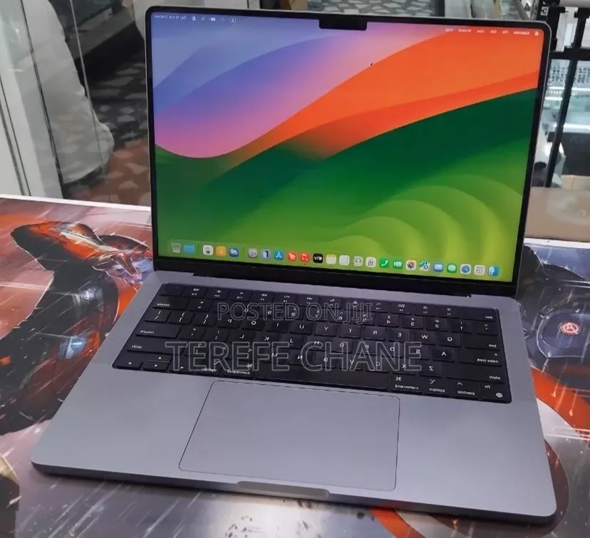 New Laptop Apple MacBook Pro 2021 M1 32GB Apple M1 Pro SSD 512GB