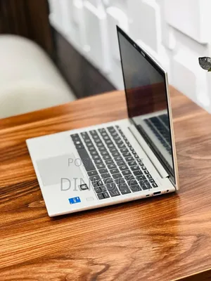 New Laptop HP EliteBook 830 G9 16GB Intel Core i5 SSD 512GB