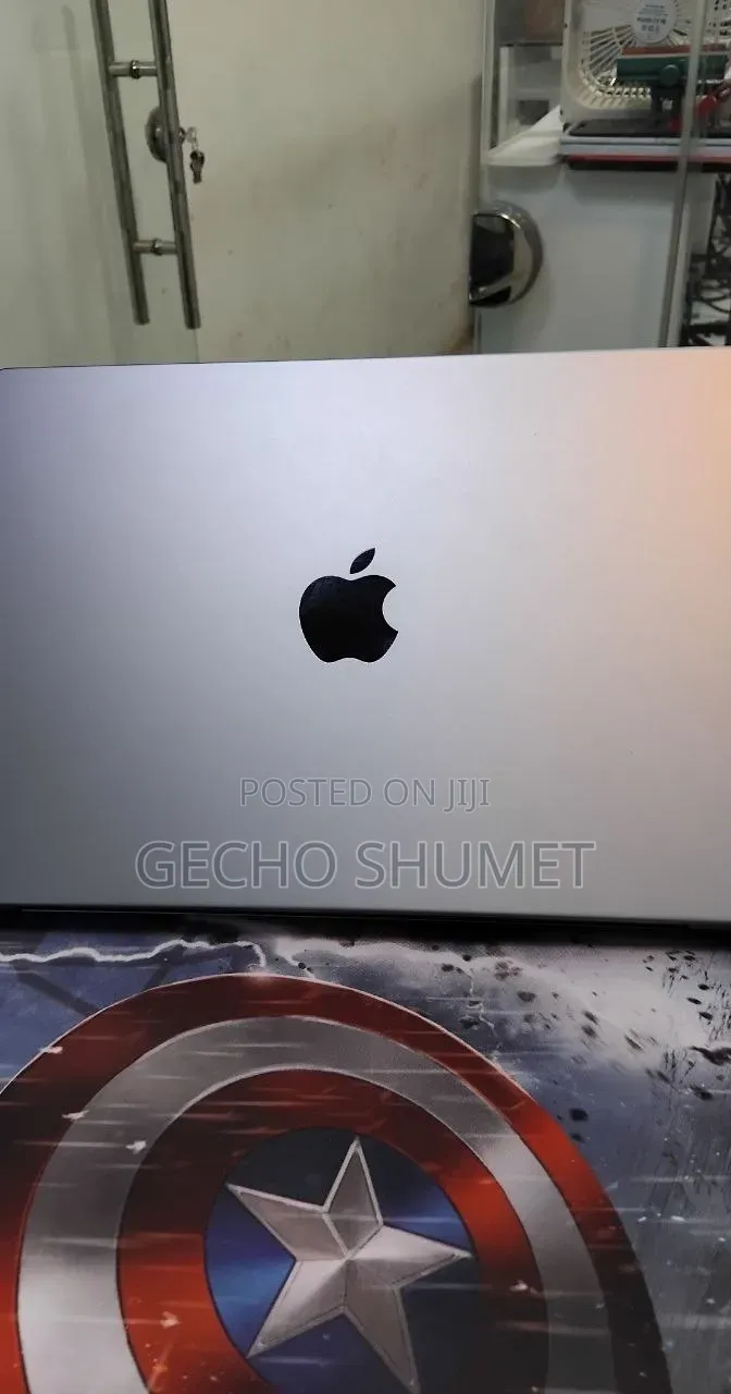 New Laptop Apple MacBook Pro 2021 M1 32GB Apple M1 Pro SSD 512GB