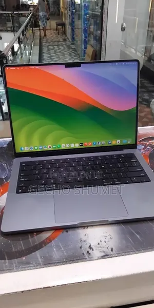 New Laptop Apple MacBook Pro 2021 M1 32GB Apple M1 Pro SSD 512GB