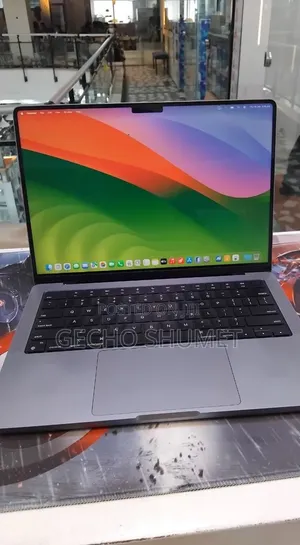 New Laptop Apple MacBook Pro 2021 M1 32GB Apple M1 Pro SSD 512GB