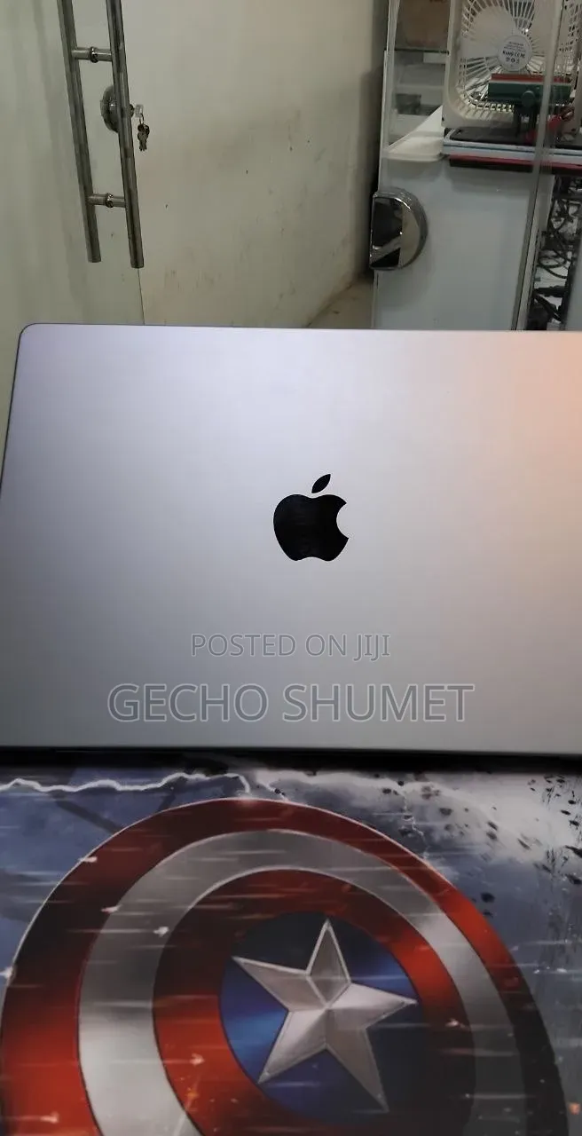 New Laptop Apple MacBook Pro 2021 M1 32GB Apple M1 Pro SSD 512GB