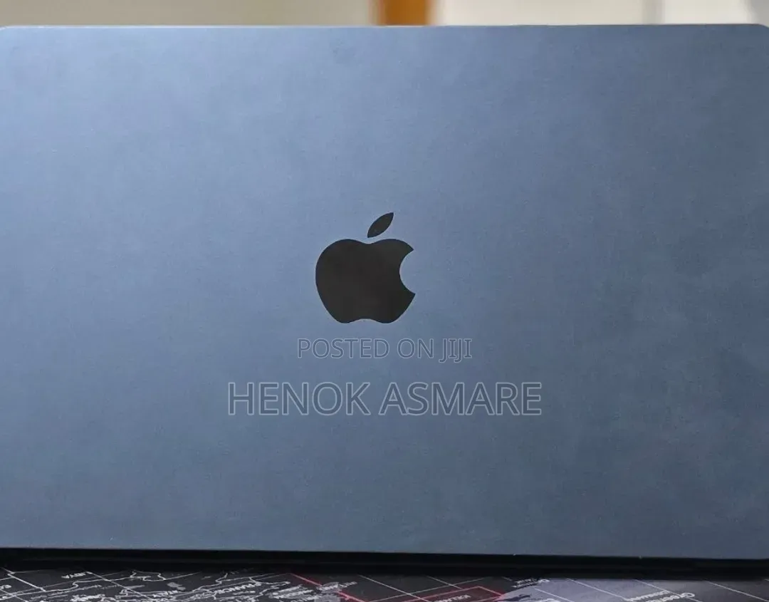 New Laptop Apple MacBook Air 2022 M2 8GB Apple M2 SSD 256GB