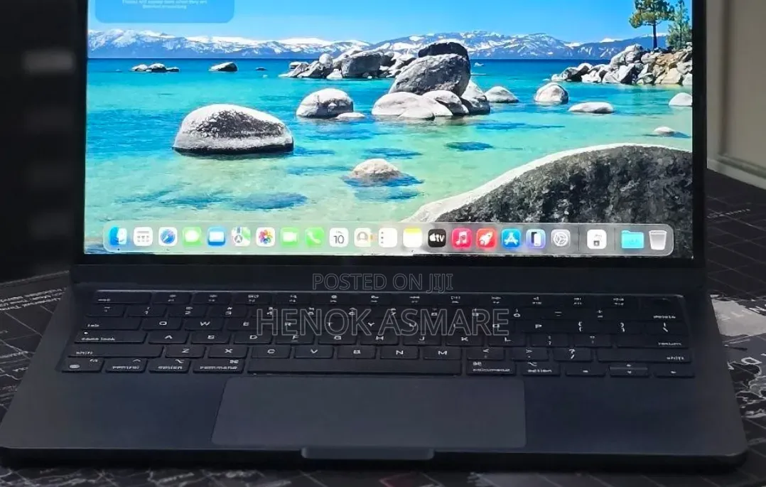 New Laptop Apple MacBook Air 2022 M2 8GB Apple M2 SSD 256GB