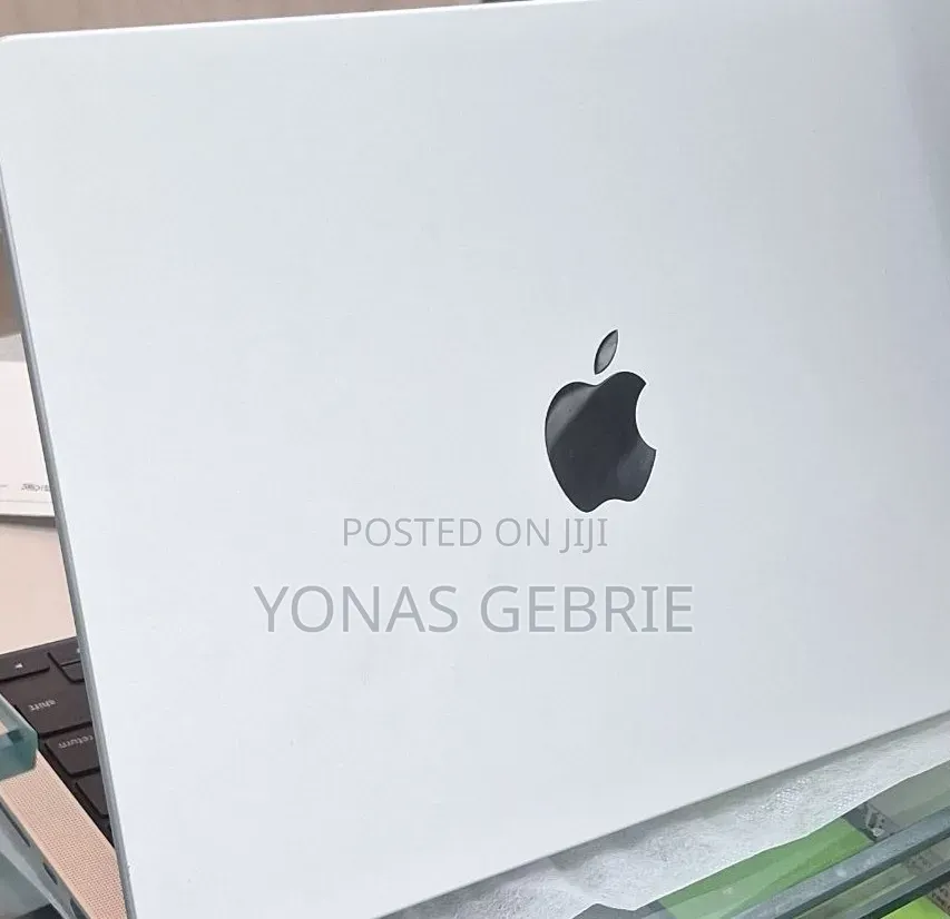 New Laptop Apple MacBook Pro 2024 M4 24GB Apple M4 Pro SSD 512GB