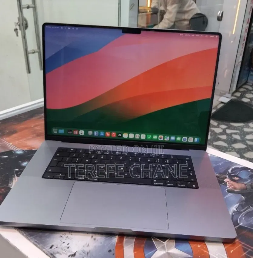 New Laptop Apple MacBook Pro 2021 M1 Max 64GB Apple M1 Pro SSD 1T