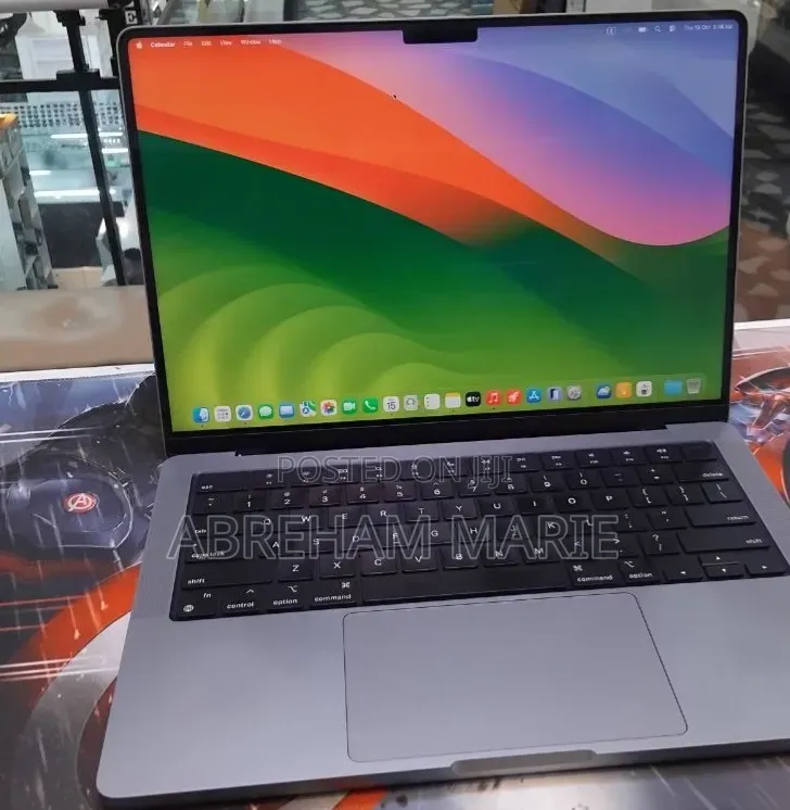 New Laptop Apple MacBook Pro 2021 M1 32GB Apple M1 Pro SSD 512GB
