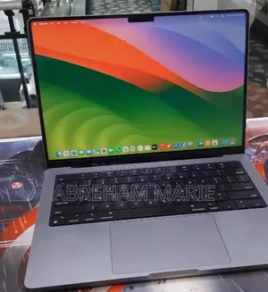 New Laptop Apple MacBook Pro 2021 M1 32GB Apple M1 Pro SSD 512GB