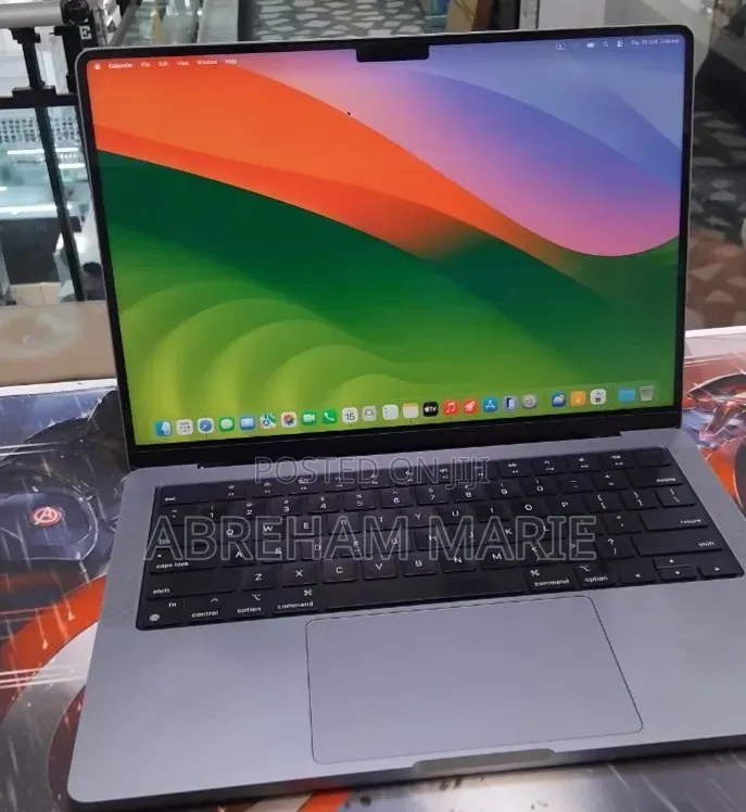 New Laptop Apple MacBook Pro 2021 M1 32GB Apple M1 Pro SSD 512GB