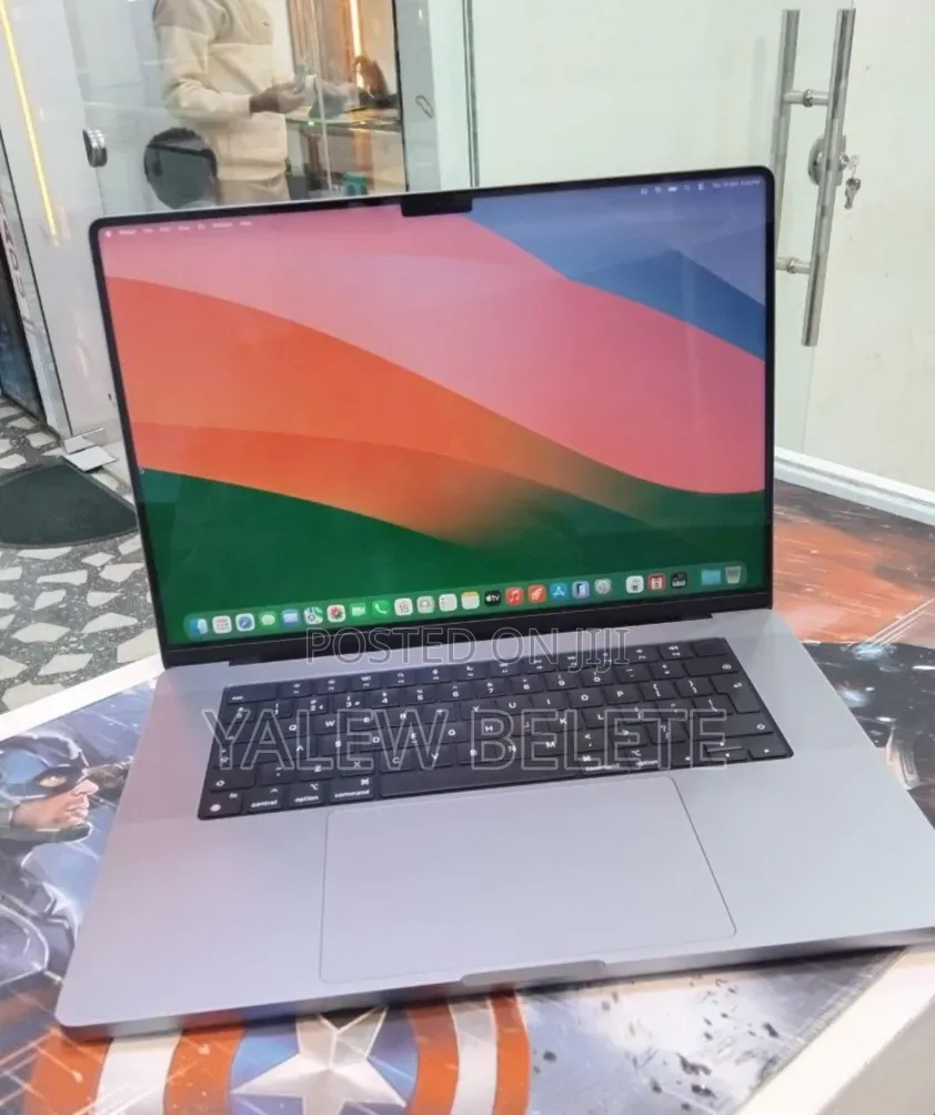 New Laptop Apple MacBook Pro 64GB Apple M1 Max SSD 1T
