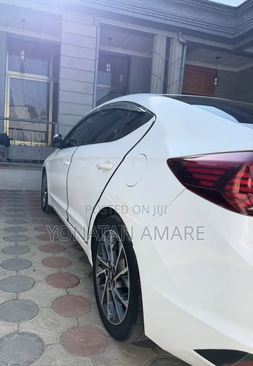 Hyundai Avante 2020 White