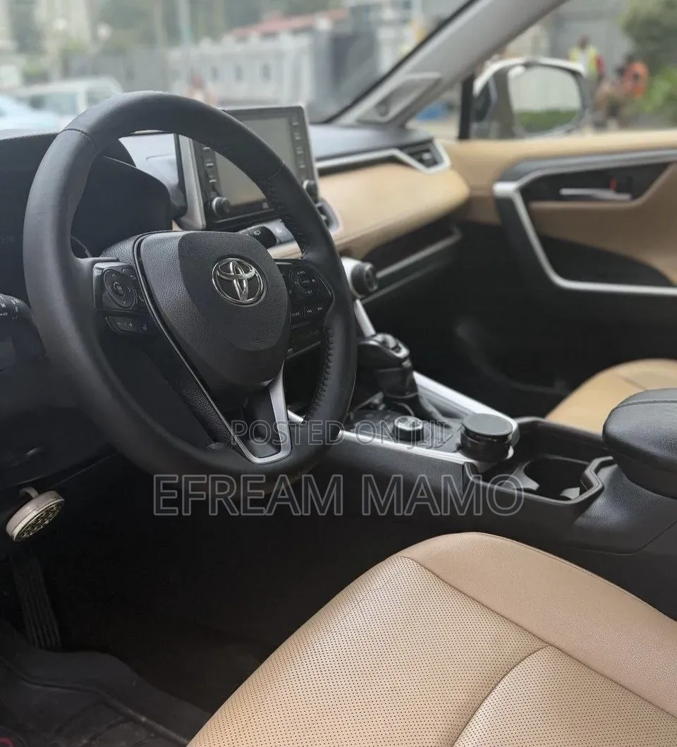 Toyota RAV4 2020 White