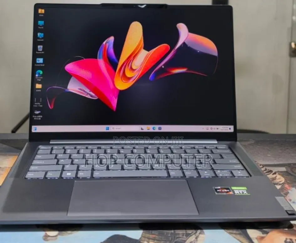 New Laptop Lenovo Yoga Slim 7 16GB AMD Ryzen 7 SSD 512GB