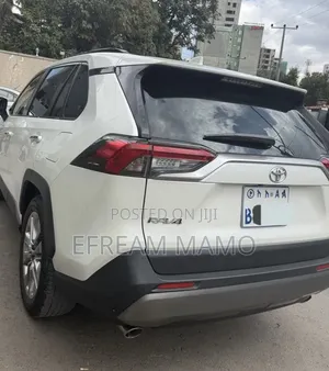 Toyota RAV4 2020 White
